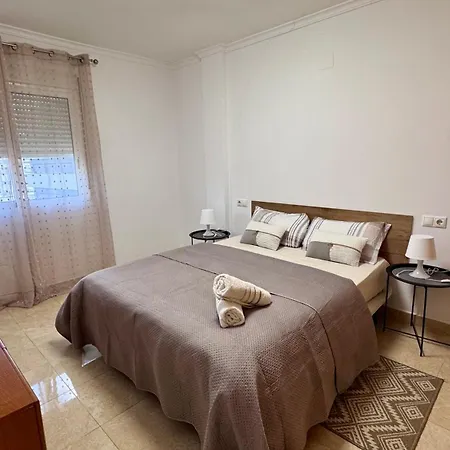 Amplio En Centro דניה